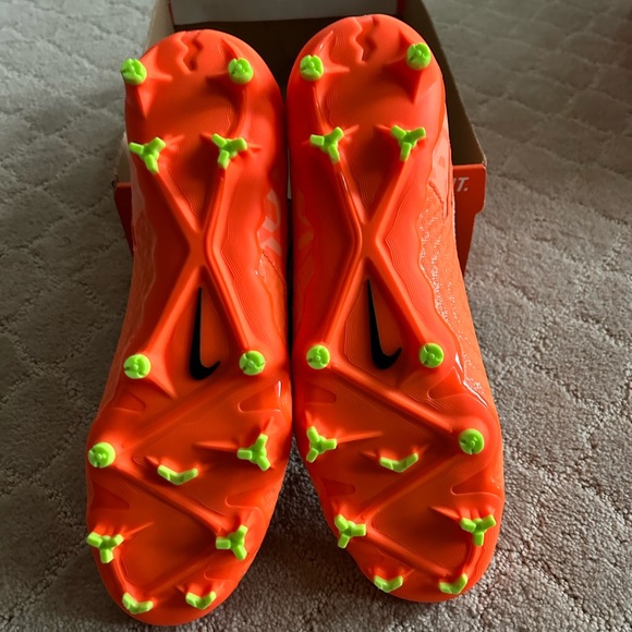 Nike Phantom GX Academy DF WC Soccer Cleats- Sizes 8 and 8.5 Men’s - Picture 8 of 10